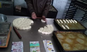 低价转让营业中代装面包食品加工厂，含一年房租及食品经营资质