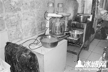 黑户面包在世纪联华顾乡店专柜销售的食品经营合规风险分析