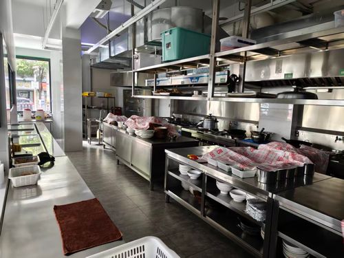 曝光！沙市区多家餐饮店被点名，食品经营问题引警醒